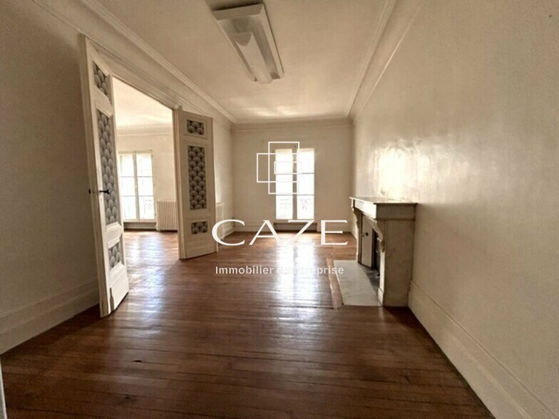 Office in Bordeaux for sale - Interior Photo - Image 2 of 7
