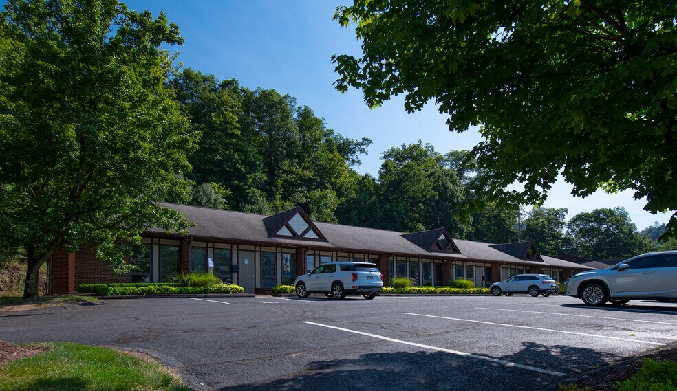 777-785 Pine Valley Dr, Pittsburgh, PA à louer - Photo du bâtiment - Image 3 de 5