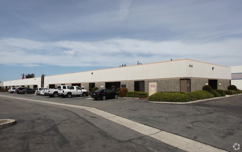 634 N Poplar St, Orange, CA à louer - Photo du bâtiment - Image 3 de 27