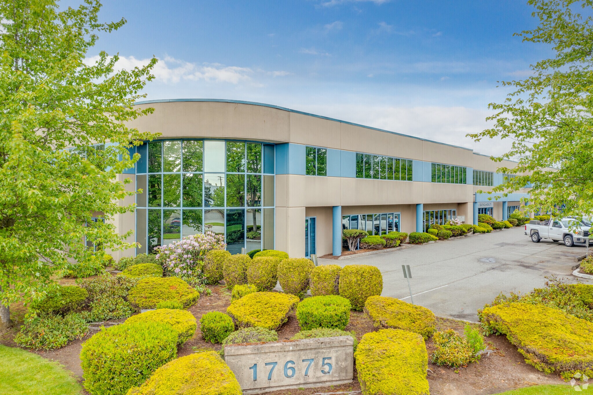 17675 66th Ave, Surrey, BC à vendre Photo principale- Image 1 de 1