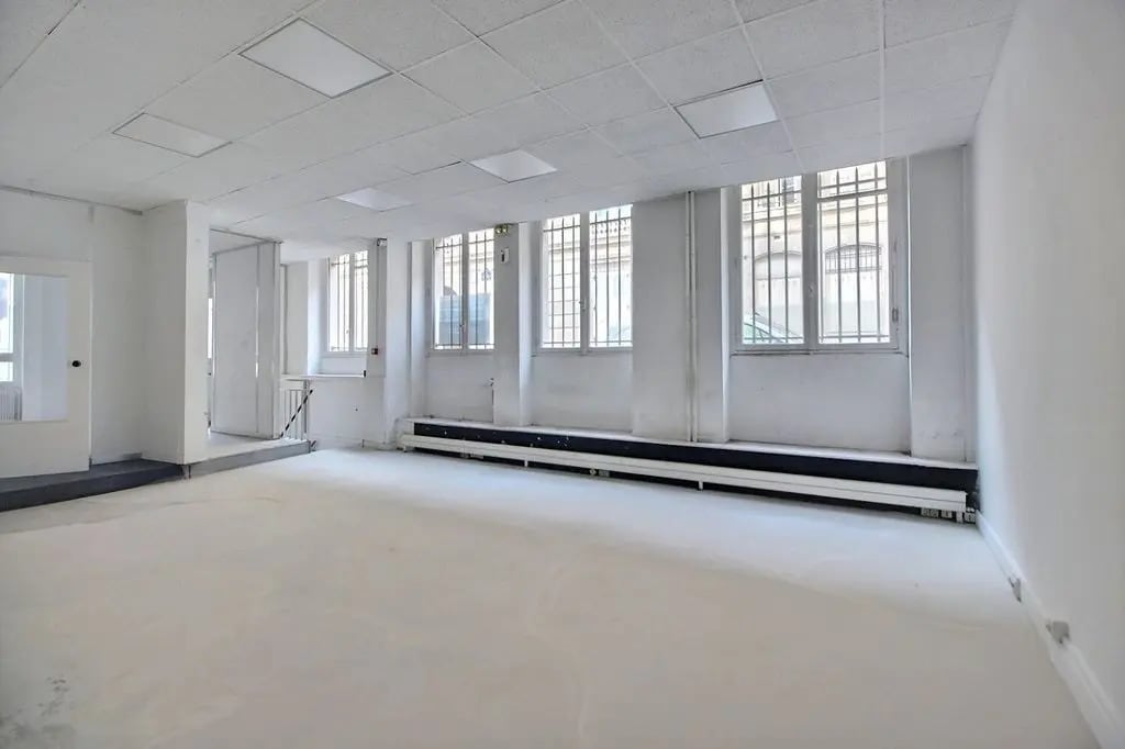 28 Rue D'Aumale, Paris for lease Building Photo- Image 1 of 5