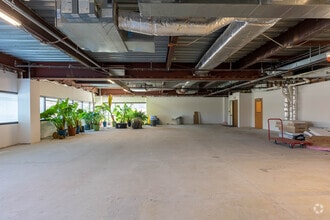 1900 Hollister Dr, Libertyville, IL for lease Interior Photo- Image 2 of 3