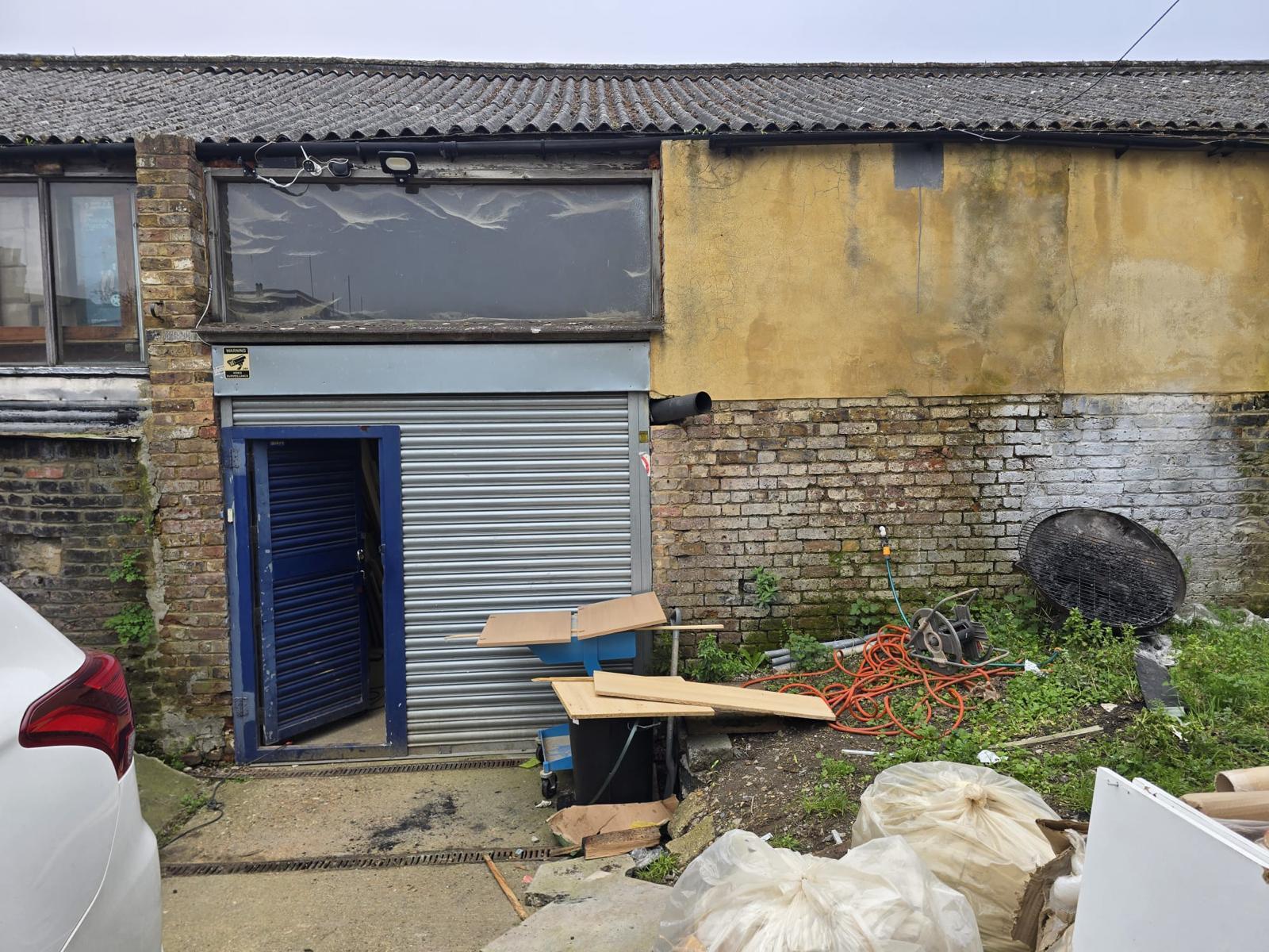 20A Hanworth Rd, Hounslow for lease Primary Photo- Image 1 of 5