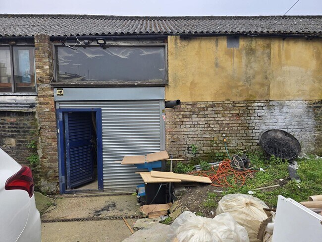 Plus de détails pour 20A Hanworth Rd, Hounslow - Industriel à louer