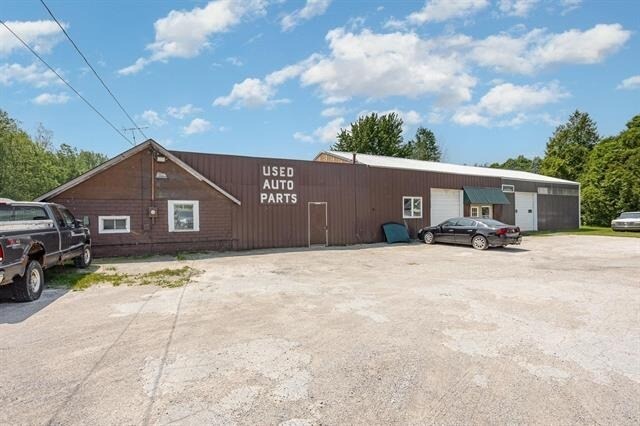 3318 Old Kawkawlin Rd, Bay City, MI à vendre - Photo du bâtiment - Image 2 de 47
