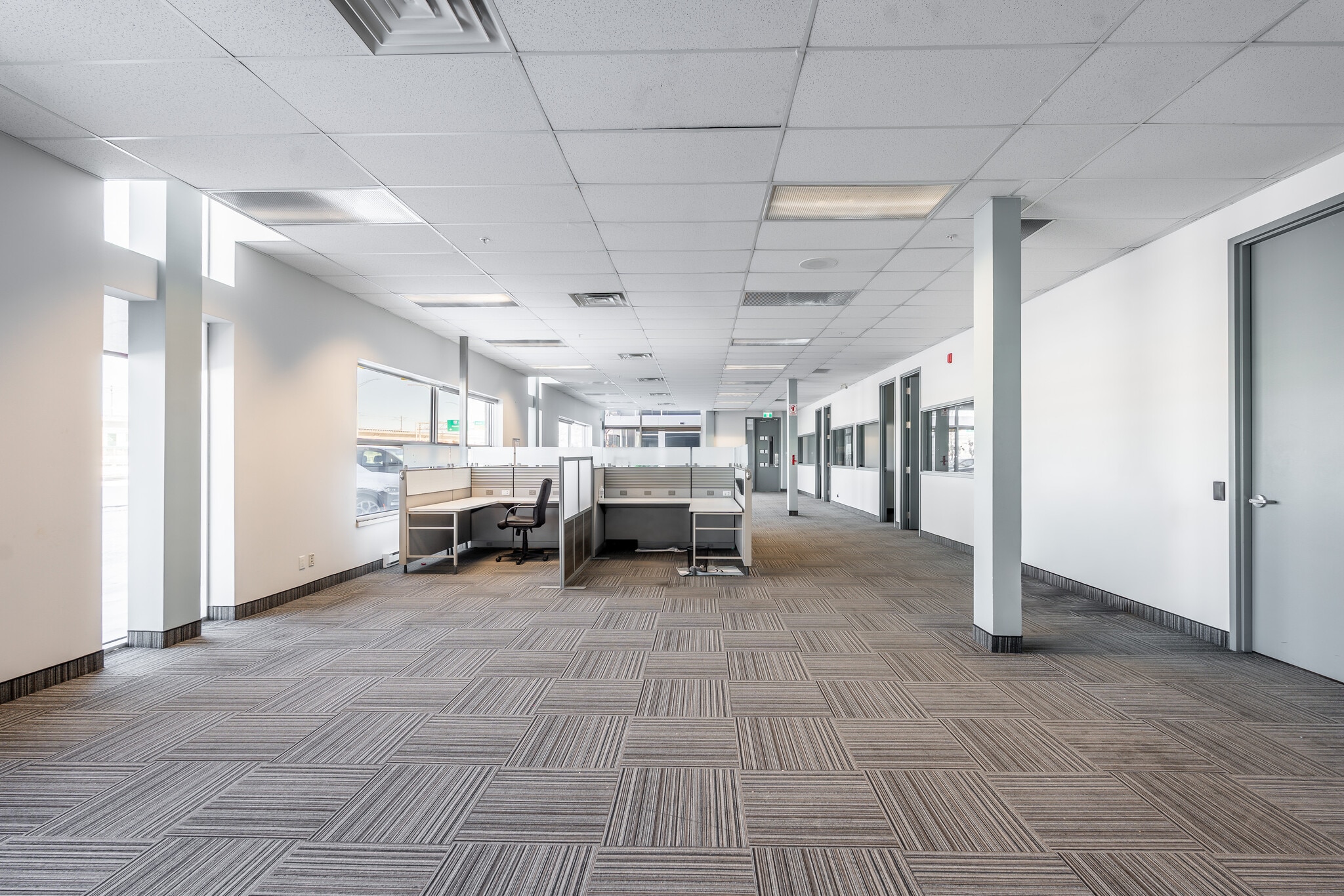 17550 Rte Transcanadienne, Montréal, QC for lease Building Photo- Image 1 of 1