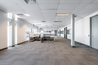 17550 Rte Transcanadienne, Montréal, QC for lease Building Photo- Image 1 of 1