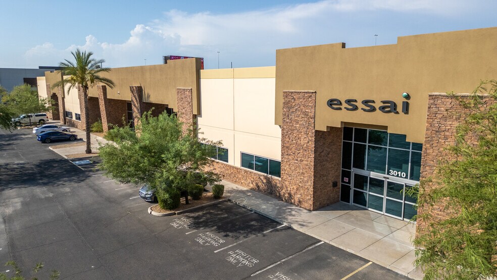 3010 E Elwood St, Phoenix, AZ à louer - Photo du bâtiment - Image 2 de 10