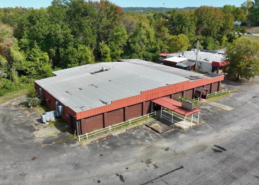 2807 N Arkanasas Ave, Russellville, AR à vendre - Photo du bâtiment - Image 2 de 18