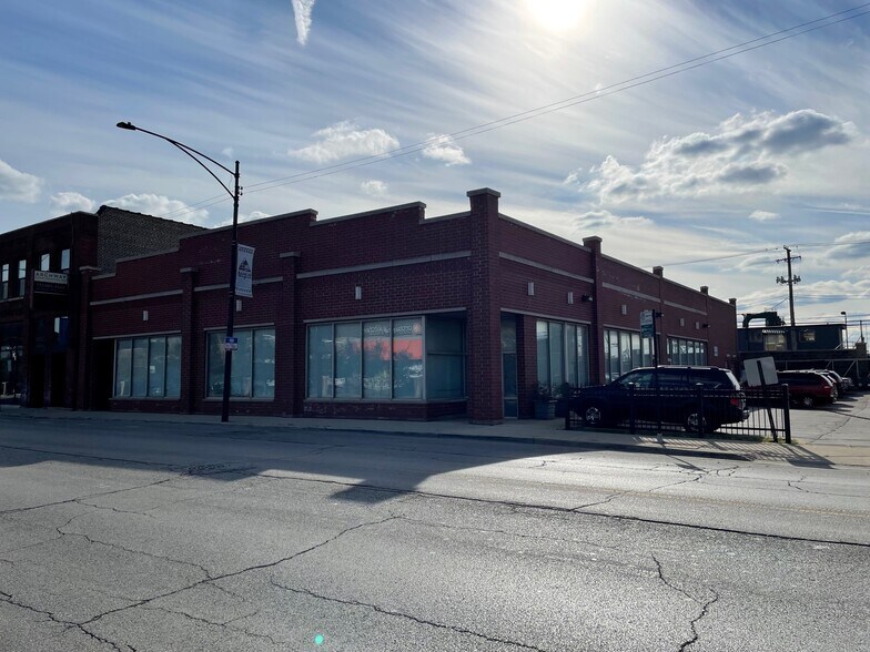 1970 N Clybourn Ave, Chicago, IL à louer - Photo du bâtiment - Image 2 de 11
