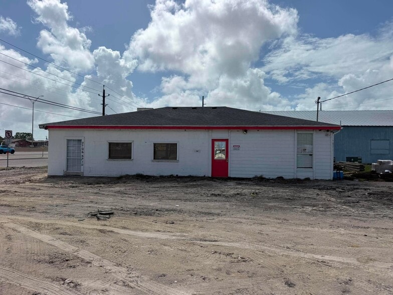 9906 S Padre Island Dr, Corpus Christi, TX for lease - Building Photo - Image 3 of 5