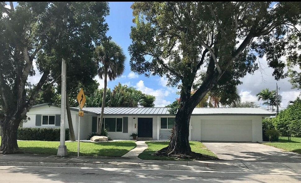 8700 SW 87th Ave, Miami, FL for sale - Building Photo - Image 2 of 7