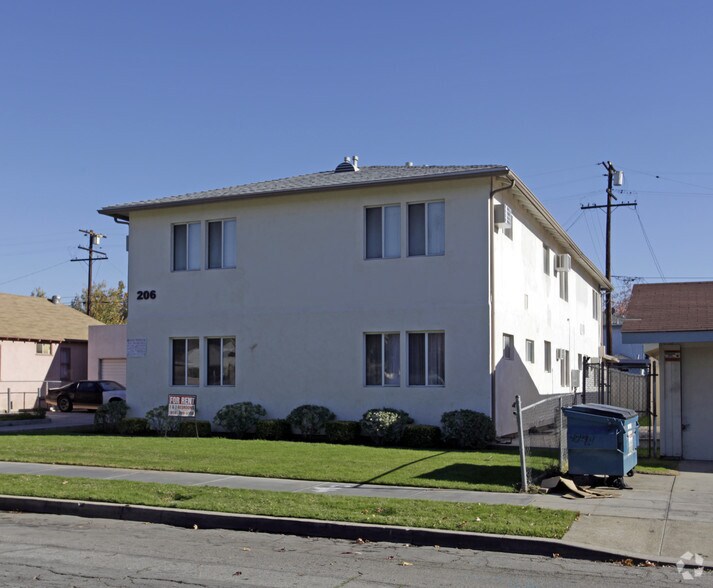 206 Harps St, San Fernando, CA à vendre - Photo du bâtiment - Image 3 de 3