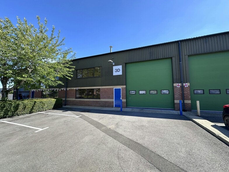 Thame Rd, Haddenham à louer - Photo du bâtiment - Image 2 de 7