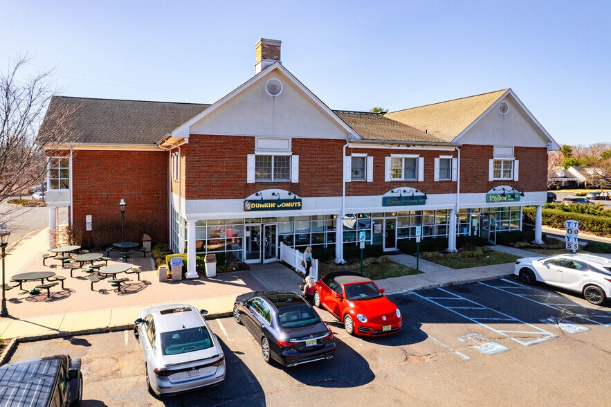 410 State Route 34, Colts Neck, NJ à louer - Photo du bâtiment - Image 1 de 5