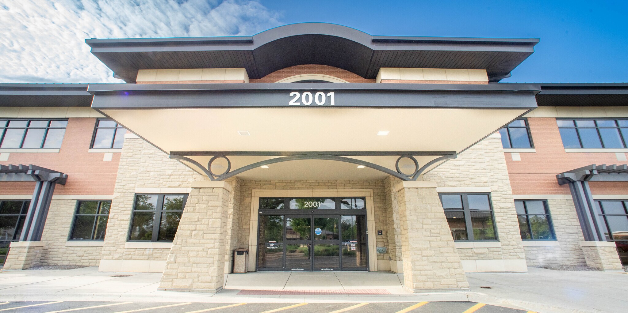 2001 N Gary Ave, Wheaton, IL à louer Photo du bâtiment- Image 1 de 8