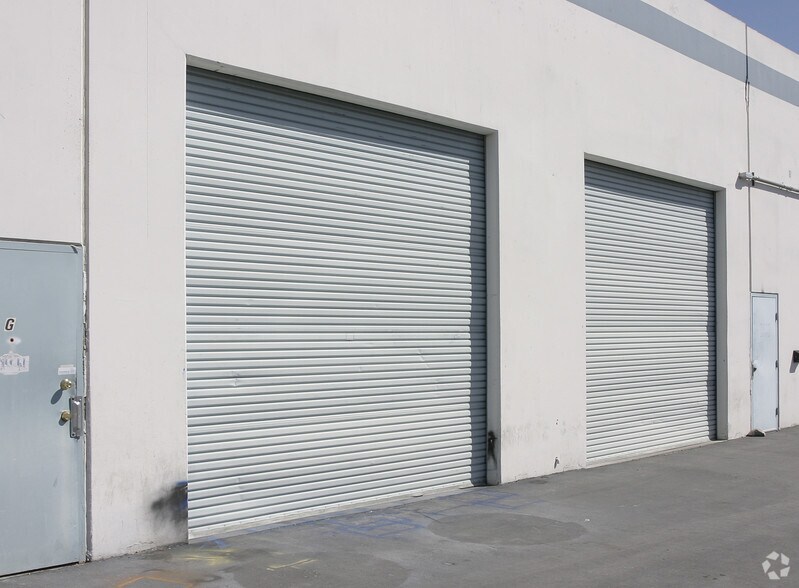 3535 W Harmon Ave, Las Vegas, NV à louer - Photo du bâtiment - Image 3 de 12