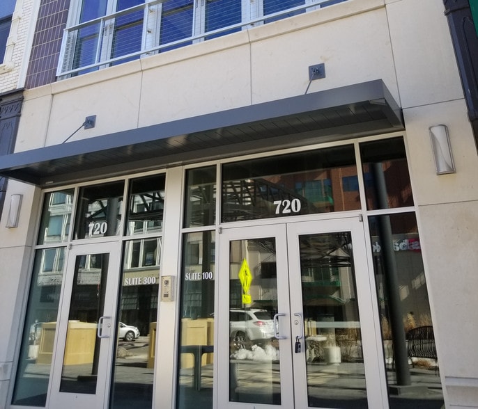 720 S Kansas Ave, Topeka, KS à louer - Photo du bâtiment - Image 1 de 8