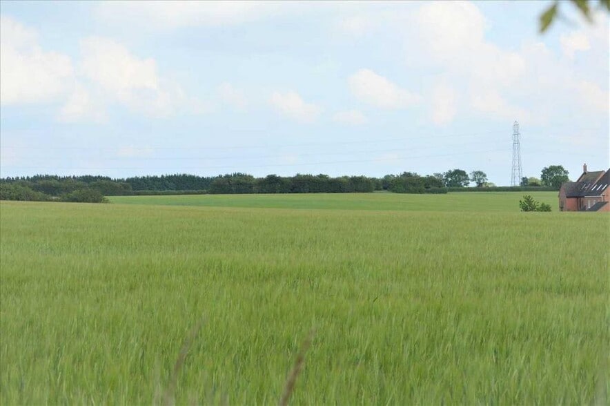 Irwin Rd, Blyton for sale - Building Photo - Image 2 of 4