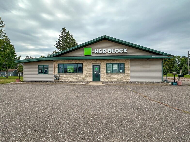 233 S 8th St, Medford, WI à vendre - Photo principale - Image 1 de 58