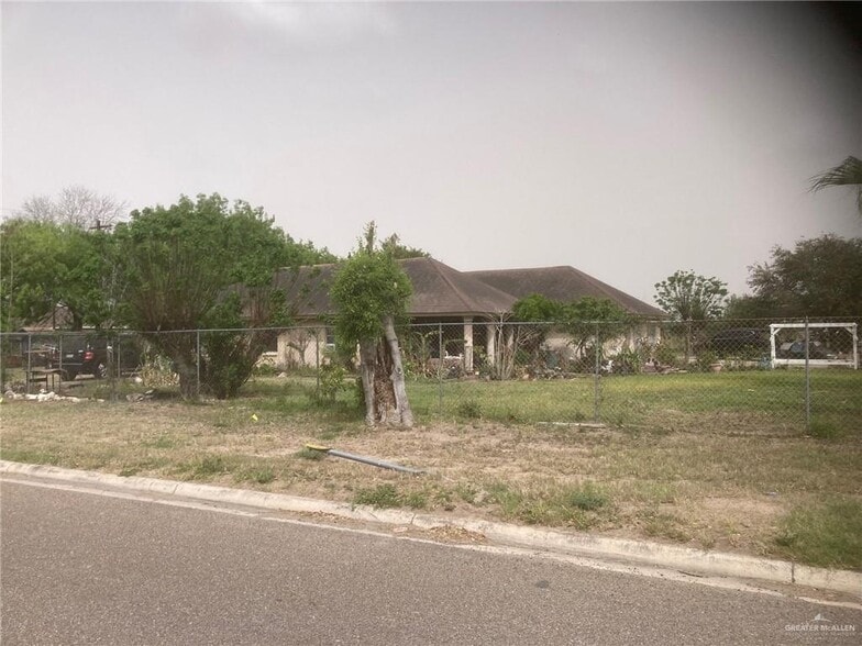 1701 N Westgate Dr, Weslaco, TX for sale - Primary Photo - Image 1 of 1