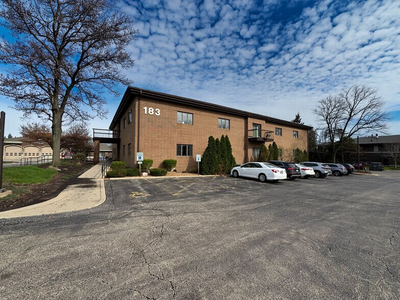 183 S Bloomingdale Rd, Bloomingdale, IL à vendre - Photo du bâtiment - Image 2 de 5