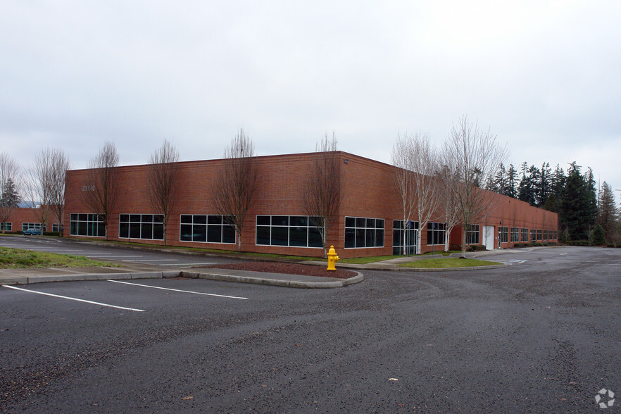 3220 NE Aloclek Dr, Hillsboro, OR for lease - Primary Photo - Image 1 of 3