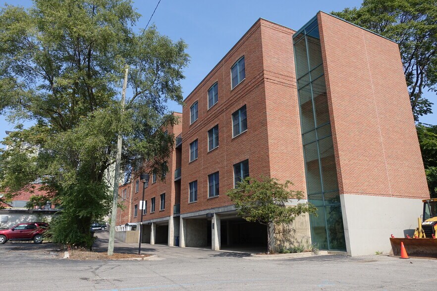 213-215 W Liberty St, Ann Arbor, MI à louer - Photo du bâtiment - Image 3 de 14