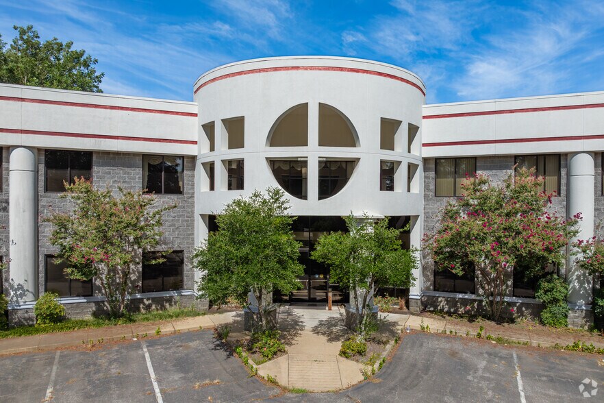 7375 Adrianne Pl, Bartlett, TN à vendre - Photo du bâtiment - Image 3 de 48