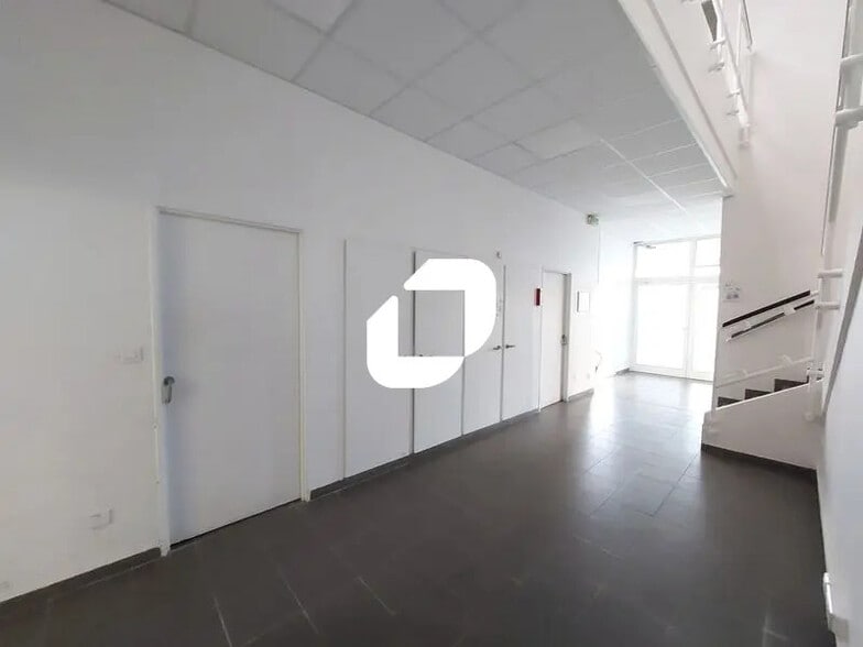 43 Avenue Des 3 Peuples, Montigny-le-Bretonneux à louer - Photo intérieure - Image 3 de 20