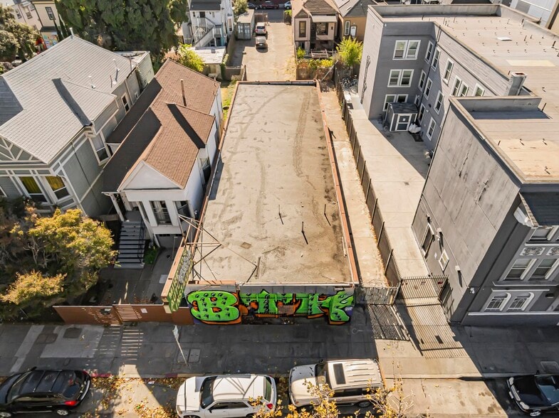 635 W Grand Ave, Oakland, CA for sale - Primary Photo - Image 1 of 18