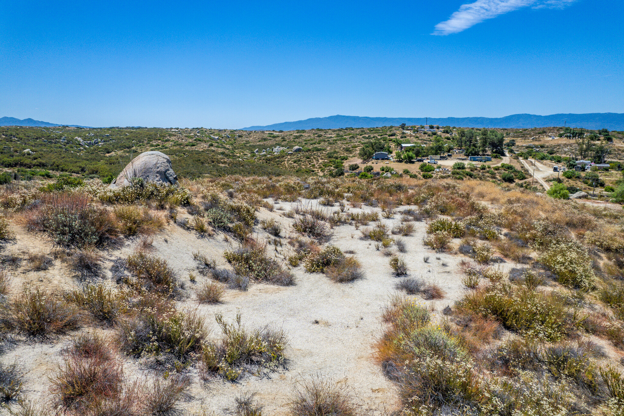 16 Wilson Valley Rd, Hemet, CA à vendre Photo principale- Image 1 de 25