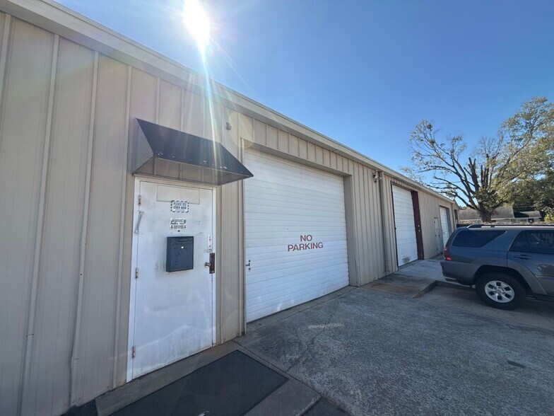 1909 W Roosevelt Blvd, Monroe, NC à louer - Photo du bâtiment - Image 3 de 14