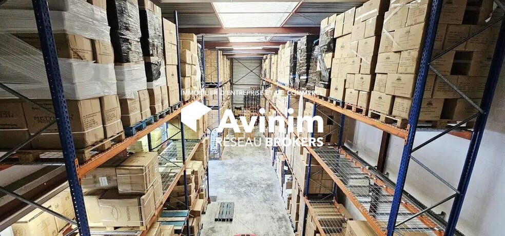 Industrial in Villeparisis for lease - Building Photo - Image 1 of 11
