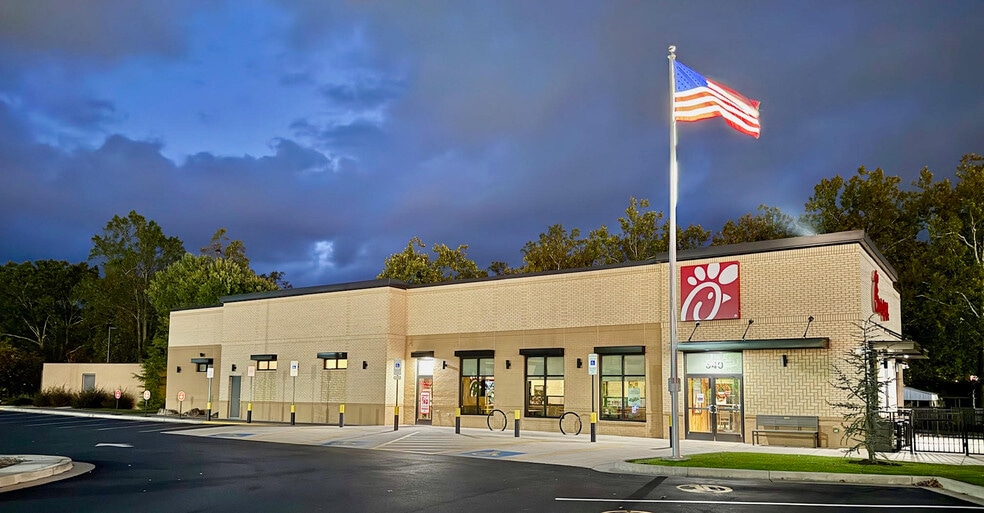 640 Spartanburg Hwy, Hendersonville, NC for sale - Building Photo - Image 2 of 4