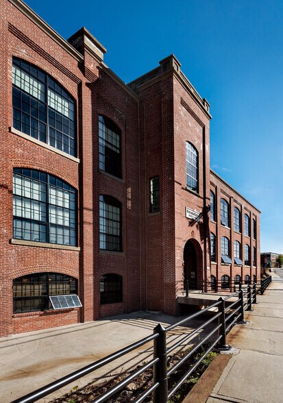 61 Washington St, Sanford, ME à louer - Photo du bâtiment - Image 1 de 3