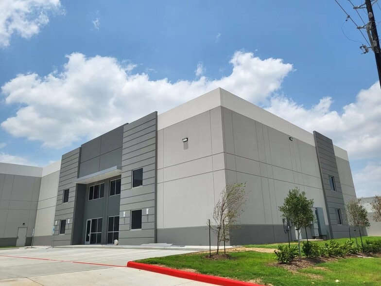 4157 Clay Commerce Dr, Katy, TX à louer - Photo du bâtiment - Image 2 de 6