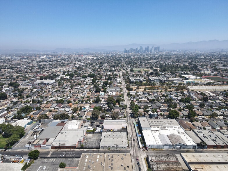 5725 S San Pedro St, Los Angeles, CA for sale - Building Photo - Image 2 of 8