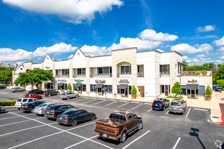 555 E Basse Rd, San Antonio, TX for lease - Building Photo - Image 1 of 2