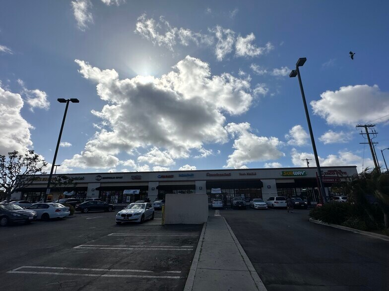 3300 W Slauson Ave, Los Angeles, CA à louer - Photo du bâtiment - Image 3 de 14