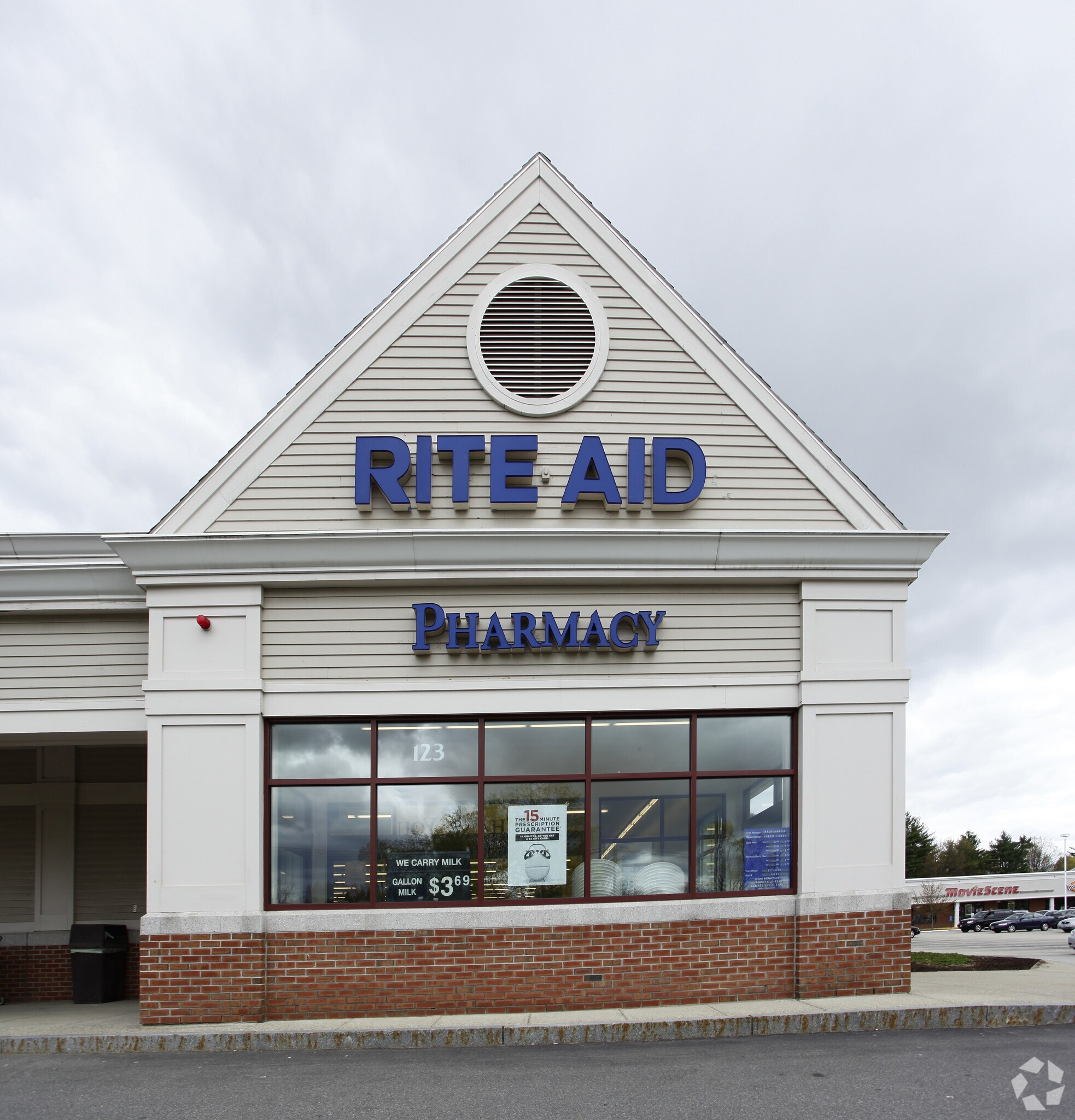 123 Nashua Rd, Londonderry, NH for lease Building Photo- Image 1 of 8