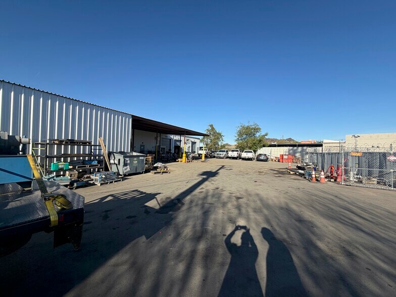 2425 W Louise Dr, Phoenix, AZ à vendre - Photo du bâtiment - Image 3 de 9