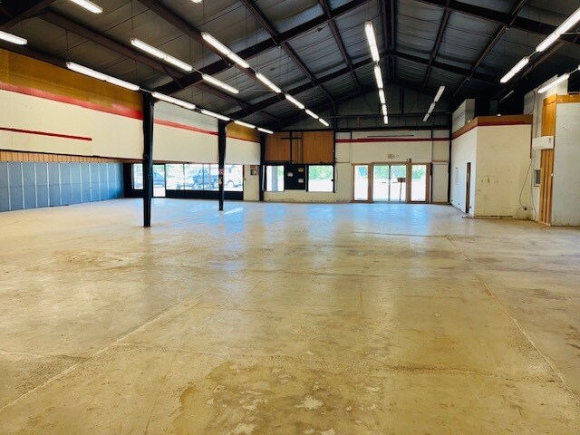 1865 Main Ave N, Tillamook, OR à vendre - Photo du bâtiment - Image 3 de 18