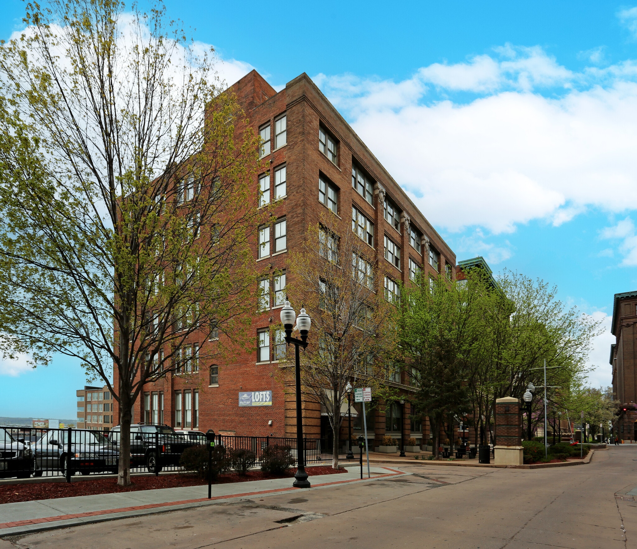 412 W 8th St, Kansas City, MO for sale Primary Photo- Image 1 of 32