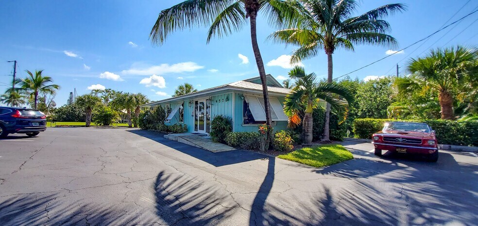 4575 SE Dixie Hwy, Stuart, FL à vendre - Photo du bâtiment - Image 3 de 17