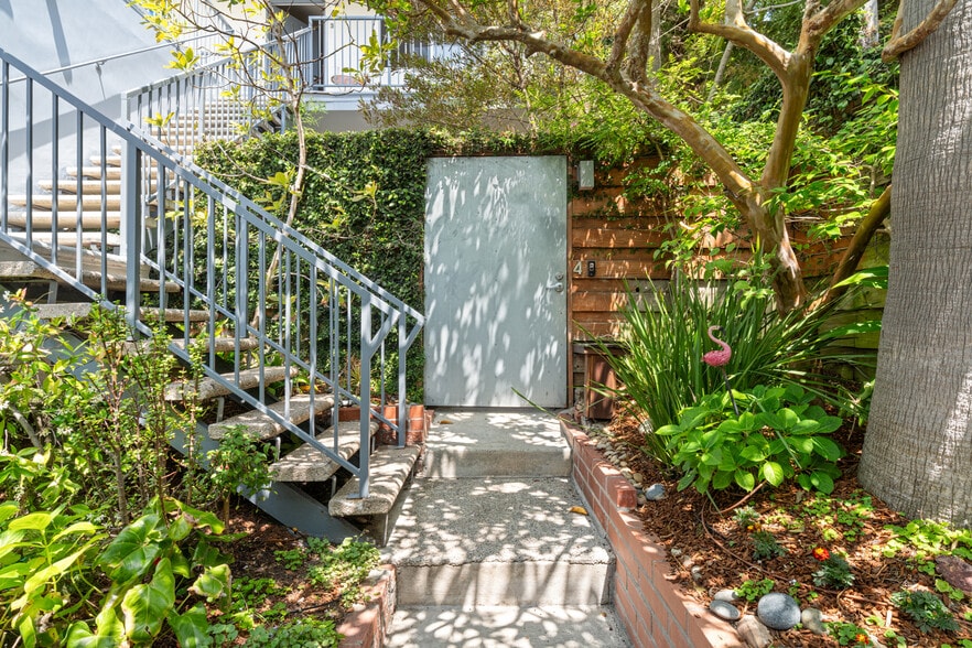 631 Pier Ave, Santa Monica, CA for sale - Building Photo - Image 2 of 20