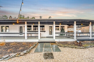 Plus de détails pour 412 Montauk Hwy, East Quogue, NY - Commerce de détail à vendre