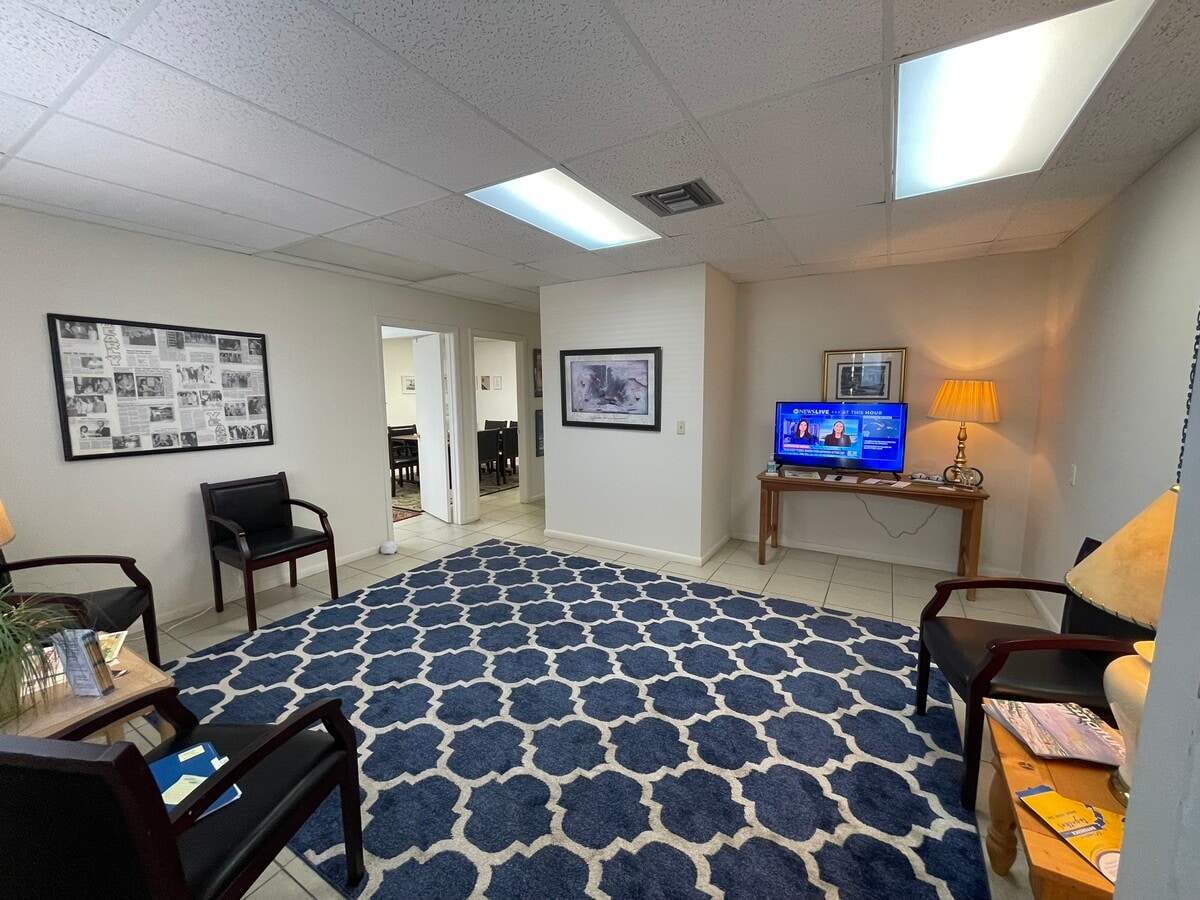 2335 Tamiami Trl N, Naples, FL 34103 - Unit 404 -  - Interior Photo - Image 1 of 5