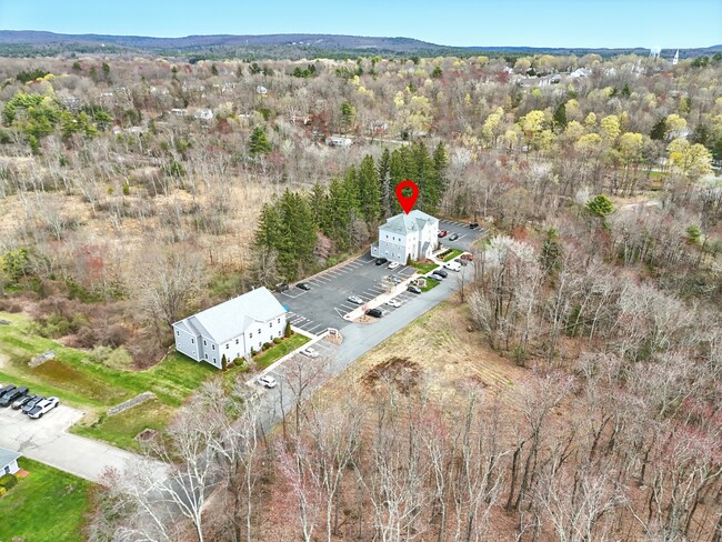 Plus de détails pour 35 Bridge St, Belchertown, MA - Bureau à vendre