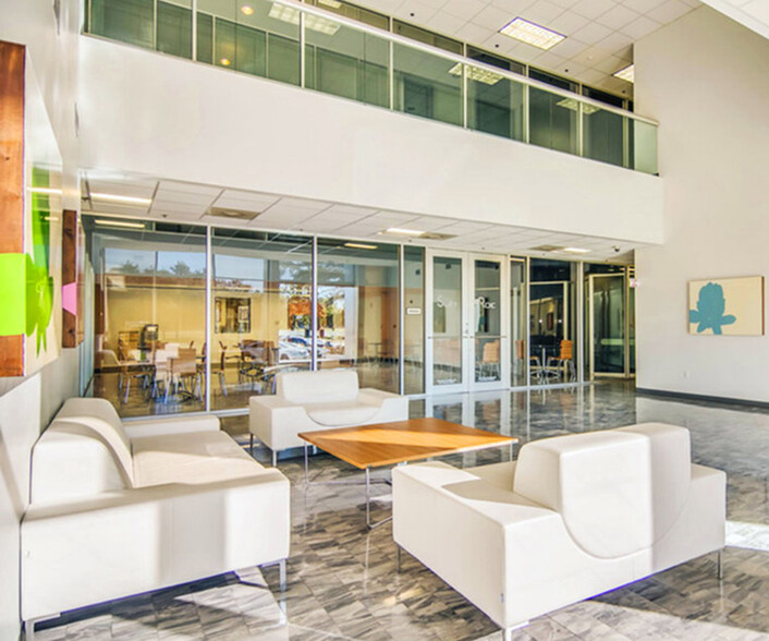 2500 E T C Jester Blvd, Houston, TX for lease - Lobby - Image 3 of 5